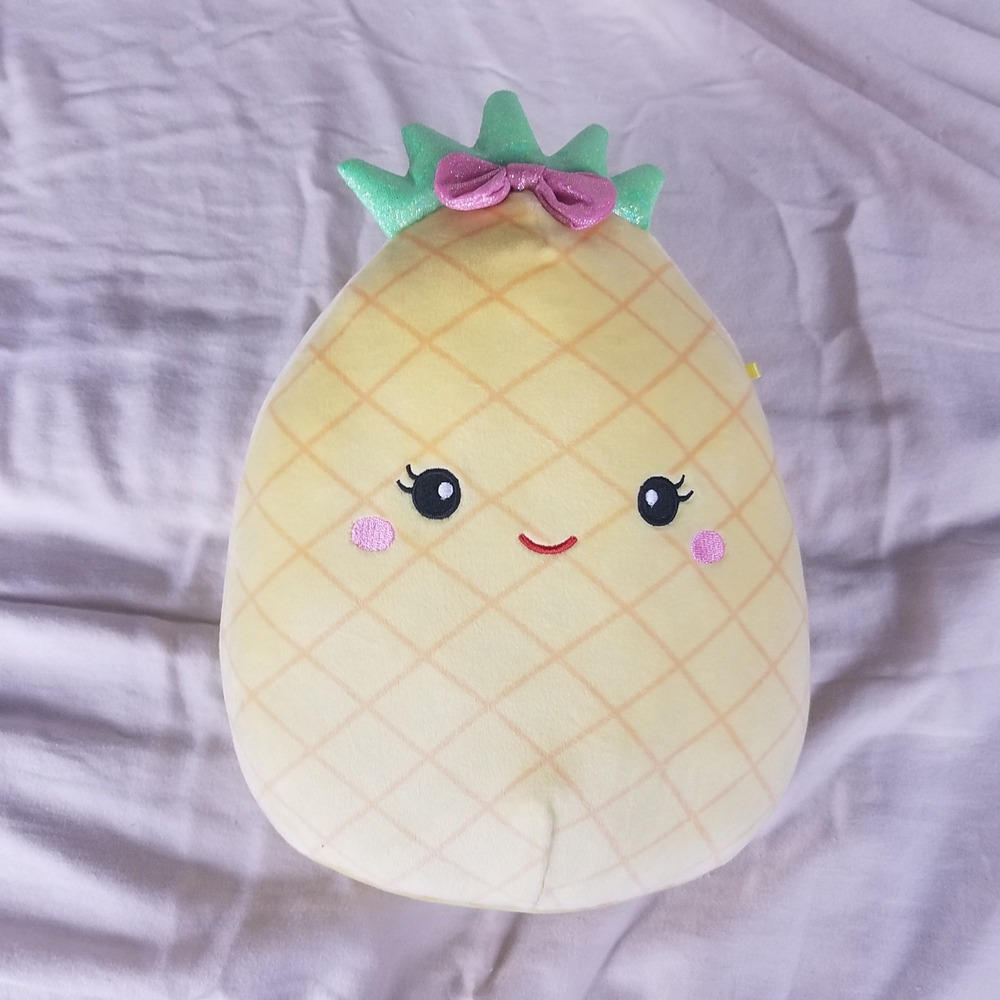Squishmallows‎ Maui Pineapple Plush Toy 8 Inch Yellow NWOT Glitter Bow Crown